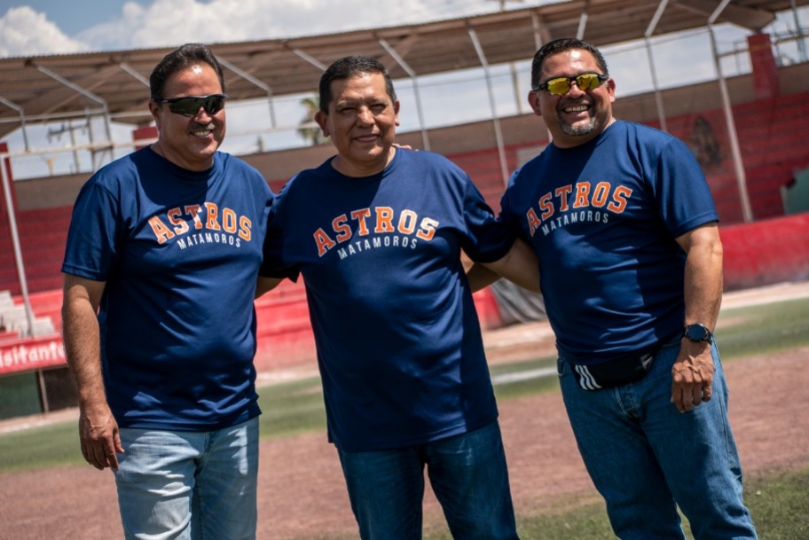 Astros presentan a JJ Bellazetín como piloto. Noticias en tiempo real
