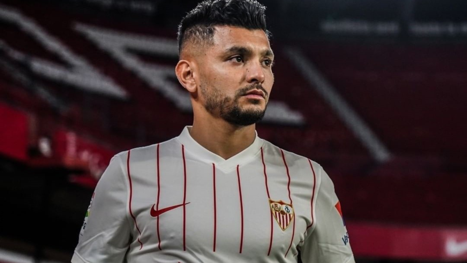 \'Tecatito\' Corona encabeza la lista de jugadores que abandonaran el Sevilla. Noticias en tiempo real