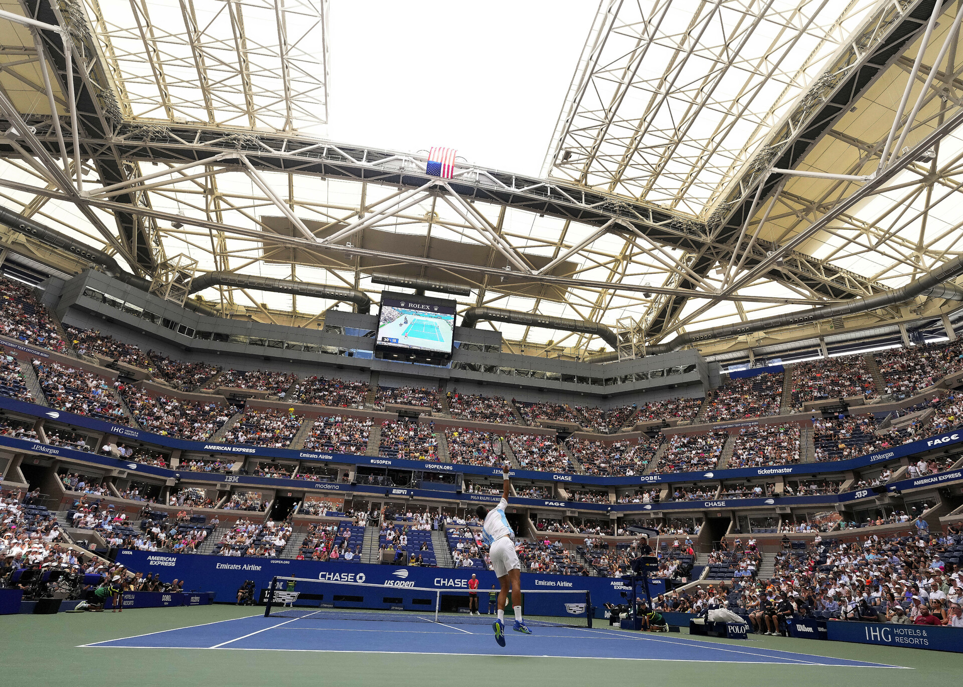 Expulsan a aficionado del US Open luego que  Alexander Zverev denuncia que profirió grito nazi. Noticias en tiempo real