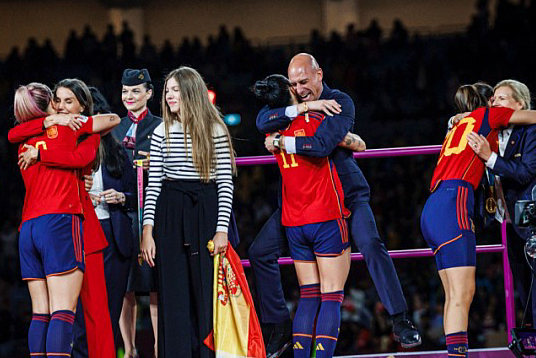 La futbolista española Jennifer Hermoso denuncia ante la Fiscalía a Luis Rubiales. Noticias en tiempo real
