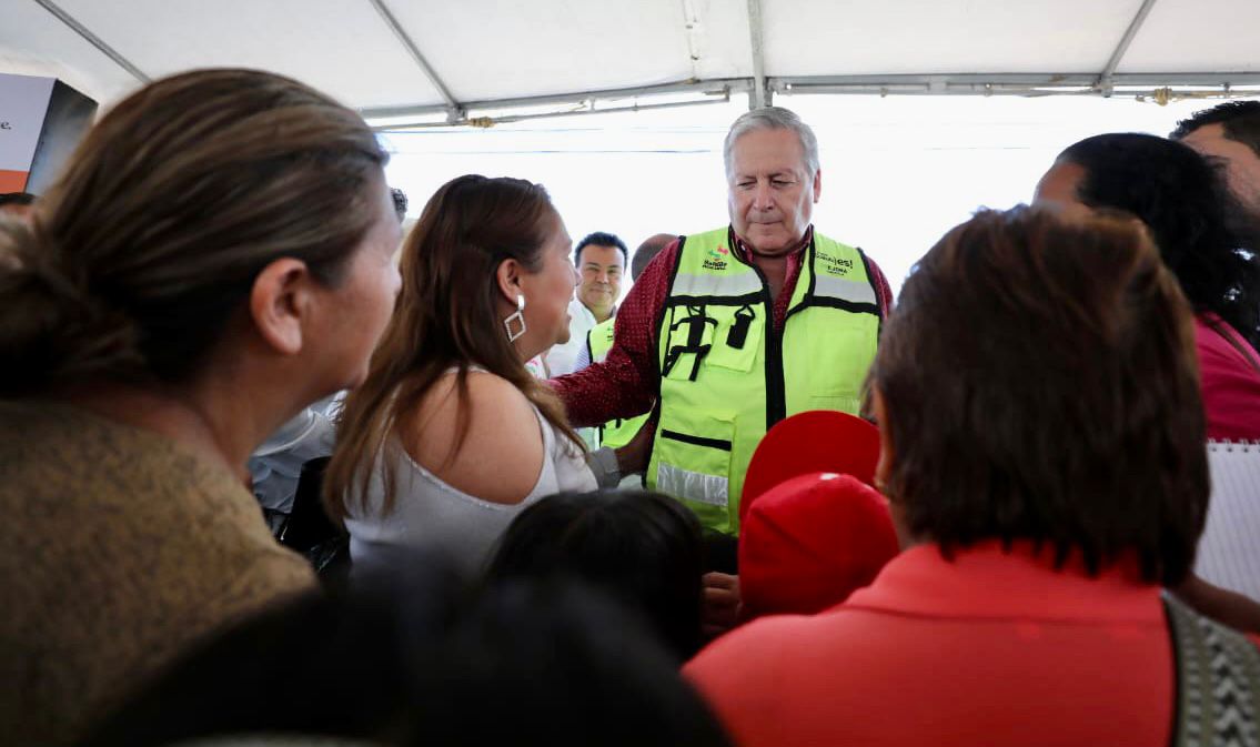 Abaten en Saltillo rezagos de servicios básicos con \'Maratones de Obra\'. Noticias en tiempo real