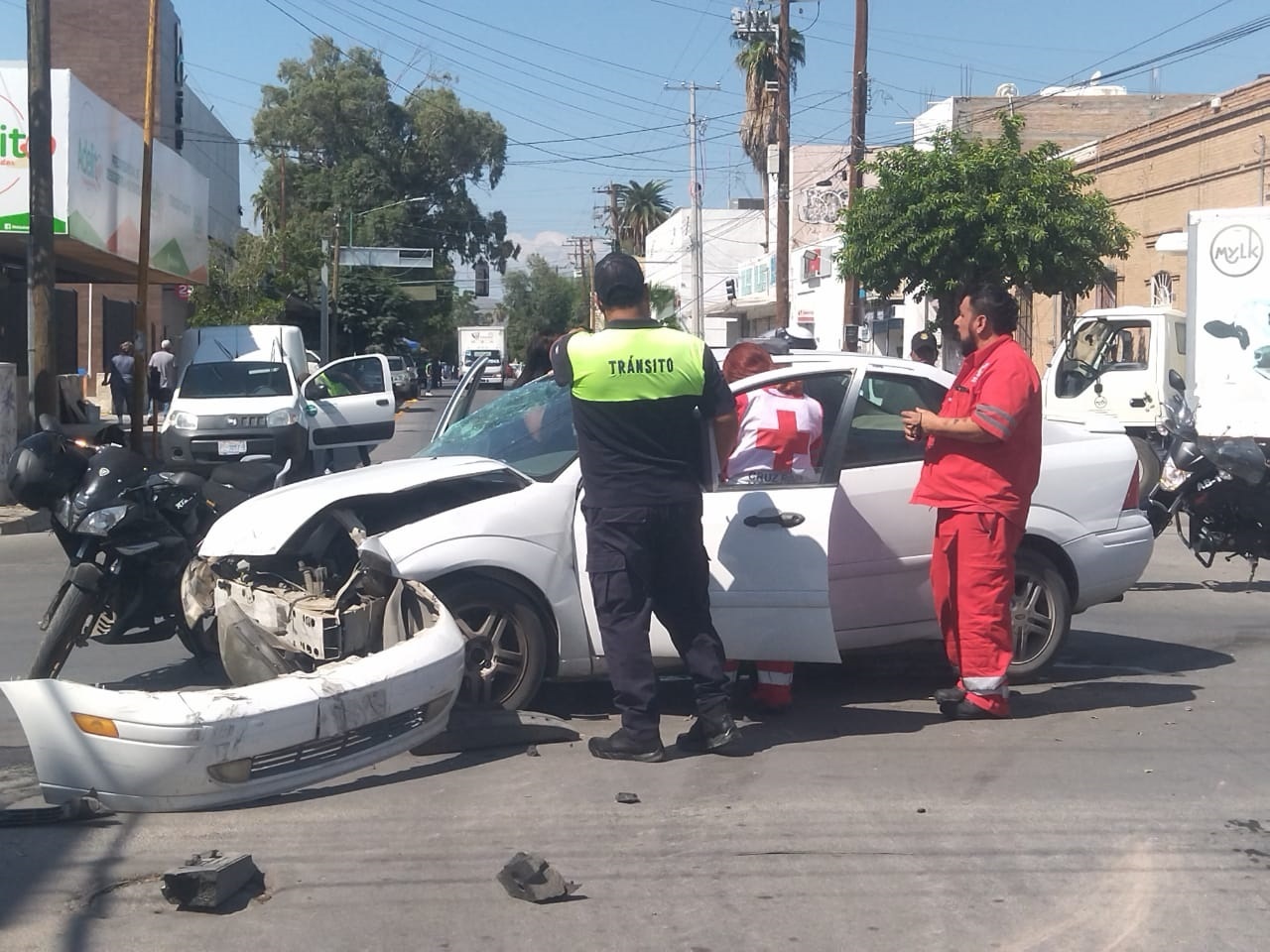 Ignora señal de alto y provoca accidente. Noticias en tiempo real