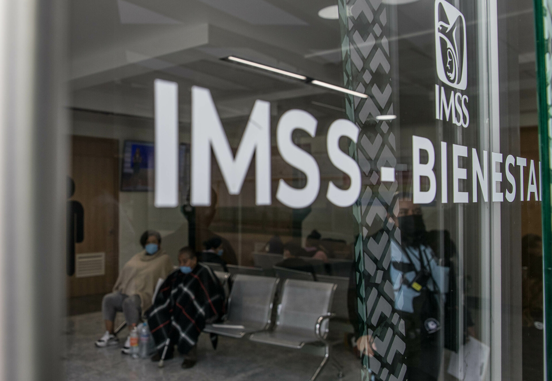 Trabajadores del IMSS alistan denuncia por presuntas licitaciones a modo. Noticias en tiempo real