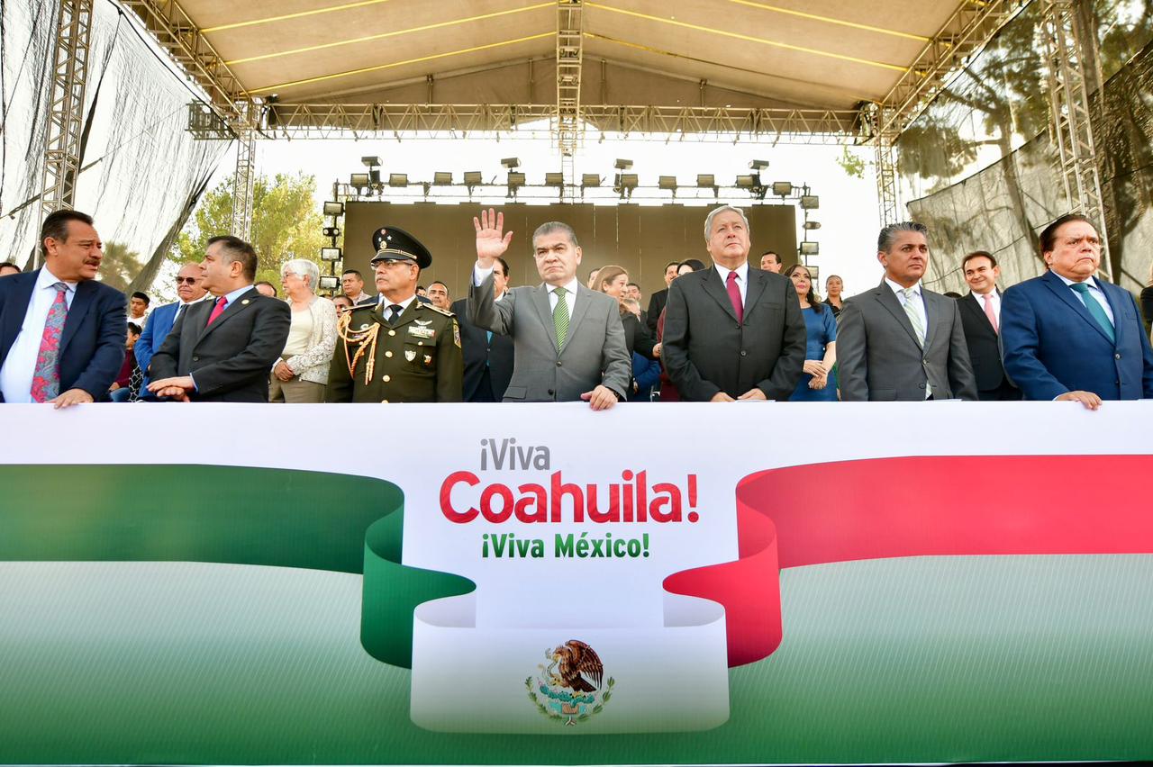 Miguel Riquelme encabeza su último desfile de la Independencia como gobernador de Coahuila. Noticias en tiempo real