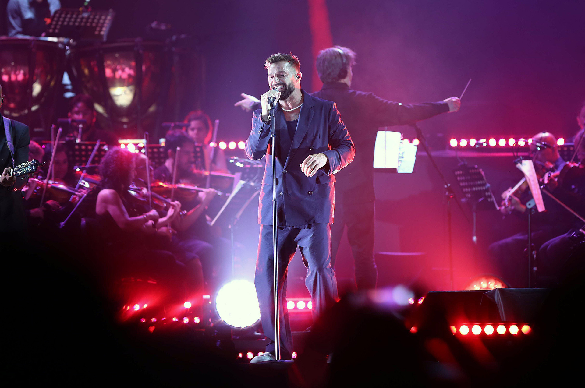 Ricky Martin publica atrevido video . Noticias en tiempo real