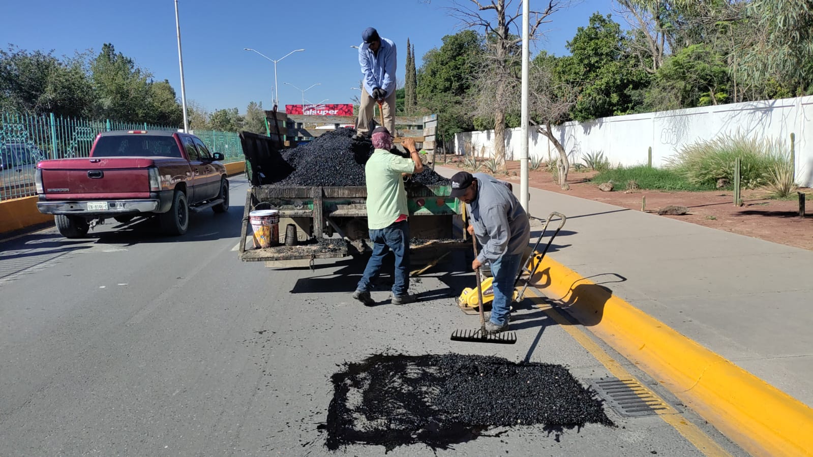 Intensifican jornadas de bacheo en colonias de Lerdo. Noticias en tiempo real