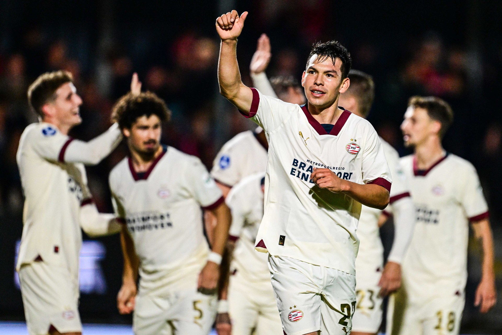Hirving Lozano anota en su primera titularidad con el PSV Eindhoven. Noticias en tiempo real