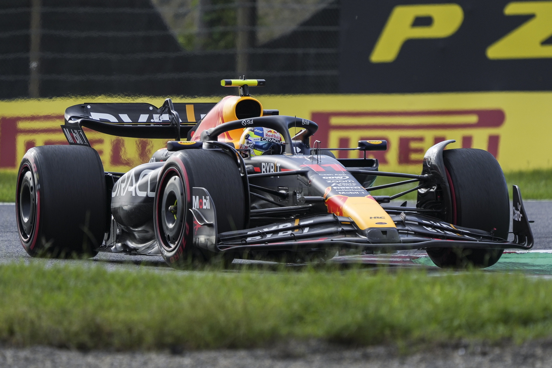 Checo Pérez abandona el Gran Premio de Japón. Noticias en tiempo real