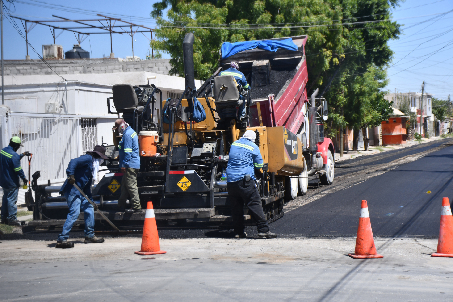 Rehabilitan más de 20 mil metros cuadrados de pavimento en colonias de Torreón. Noticias en tiempo real