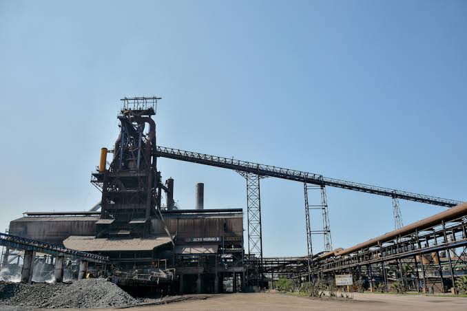 \'No sean desgraciados\', demanda CMIC al Gobierno federal por falta de ayuda a trabajadores de AHMSA. Noticias en tiempo real