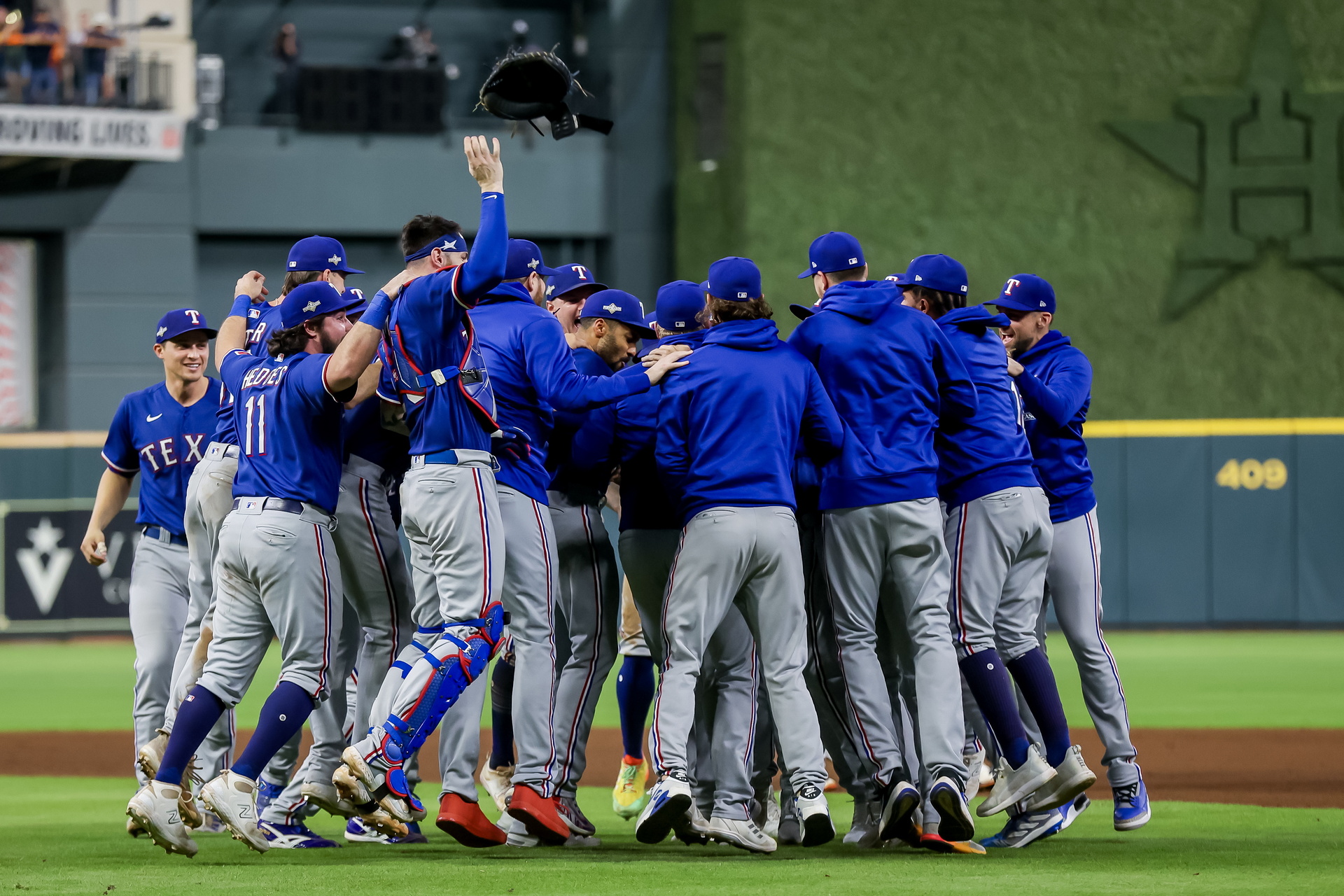Rangers vence a Astros y van a la Serie Mundial . Noticias en tiempo real
