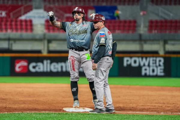Tomateros de Culiacán se llevan la victoria ante los Venados de Mazatlán. Noticias en tiempo real
