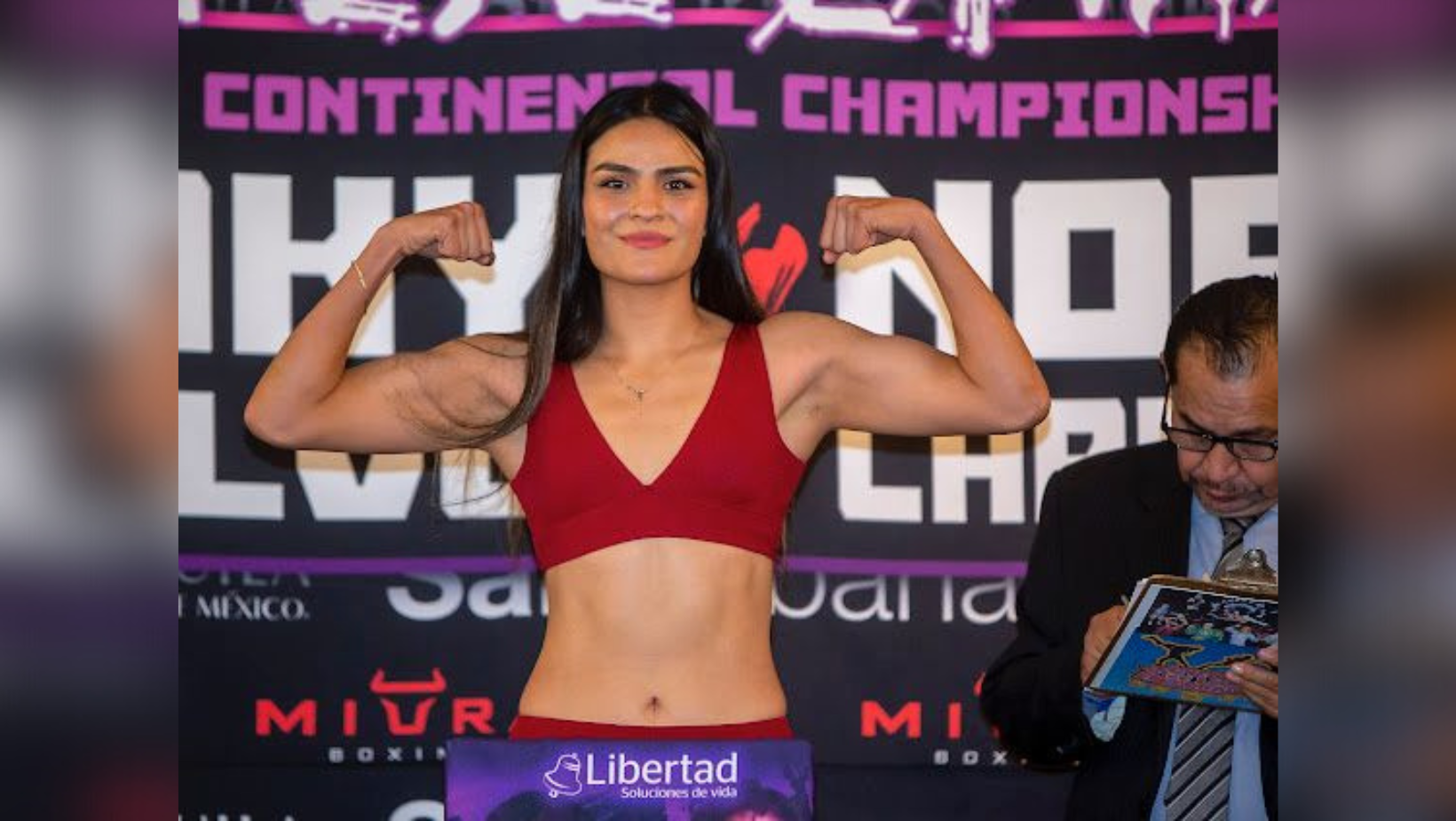 Lagunera Elizabeth \'La Bonita\' Chávez supera pesaje; está lista para luchar . Noticias en tiempo real