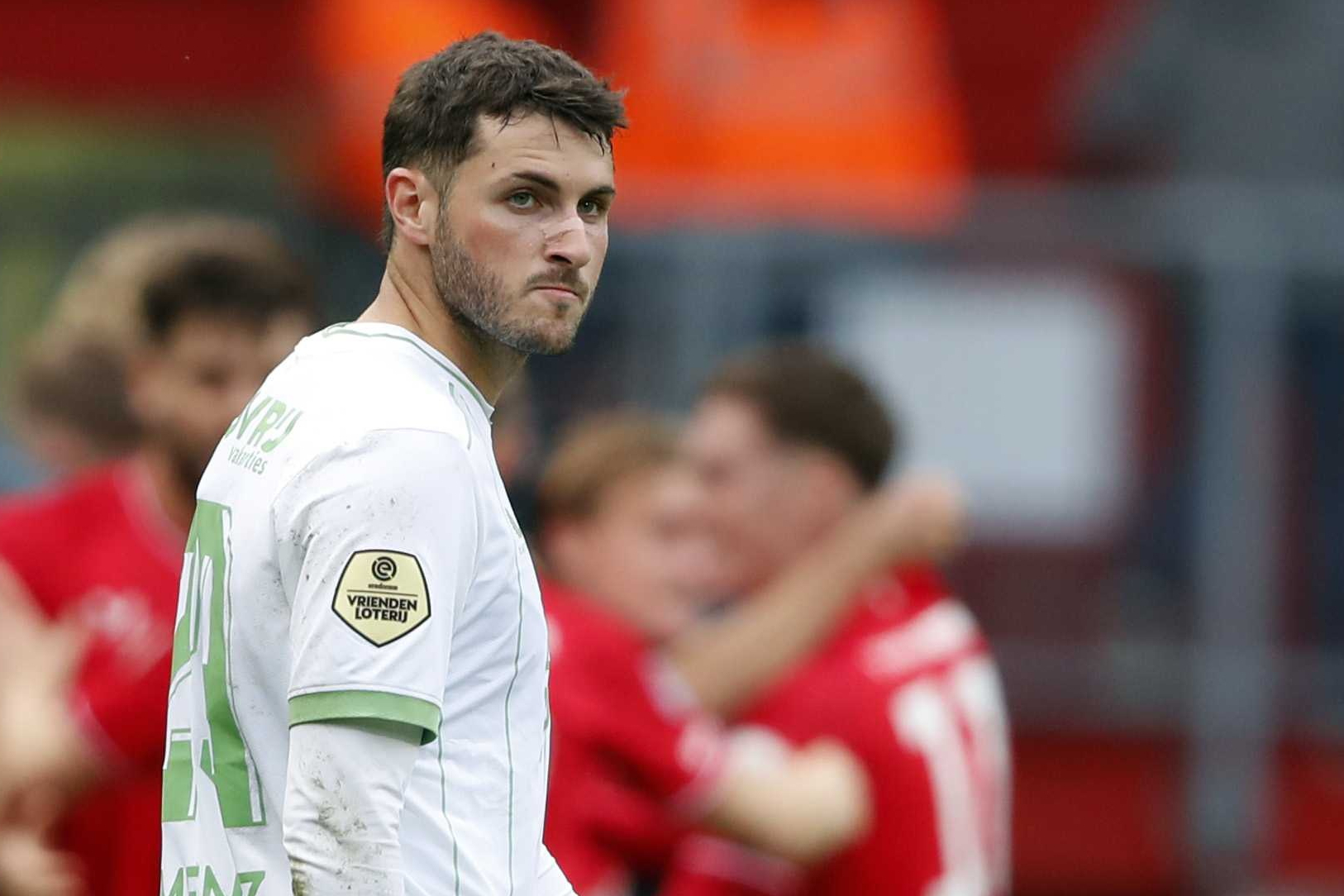 Santiago Giménez es buscado por 2 equipos de Premier League. Noticias en tiempo real