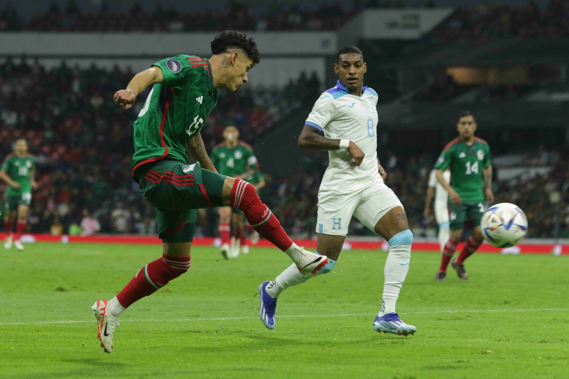 Selección Mexicana vence a Honduras en penales y obtiene boleto a la Copa América. Noticias en tiempo real