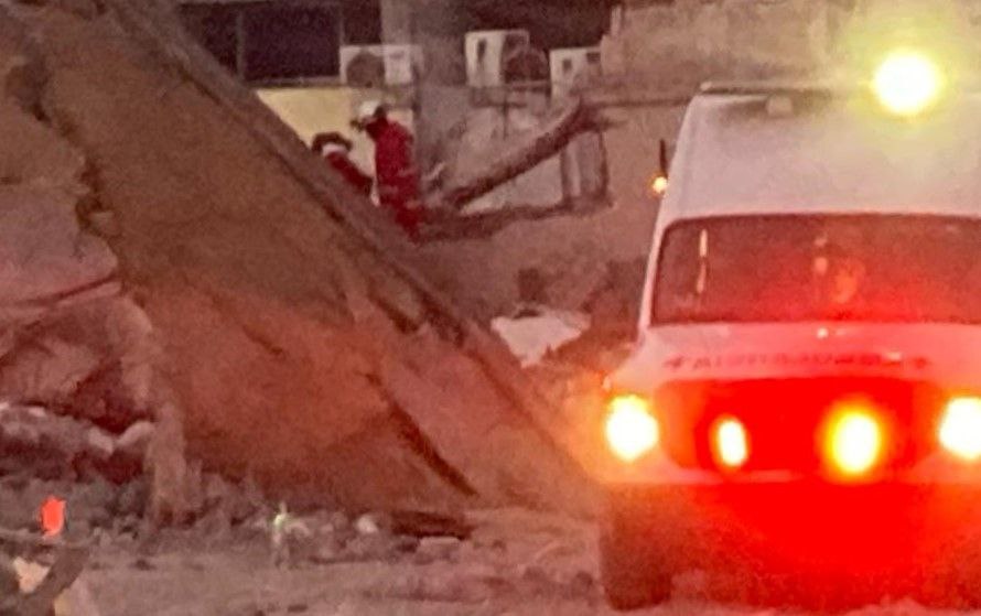 Colapsa edificio en Monclova y aplasta a dos personas; uno muere. Noticias en tiempo real