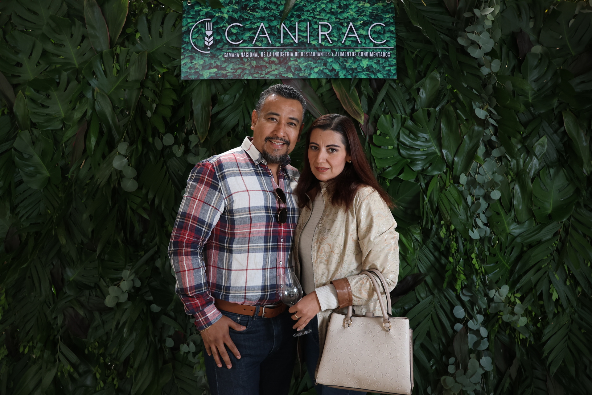 Se divierten en pareja . Noticias en tiempo real