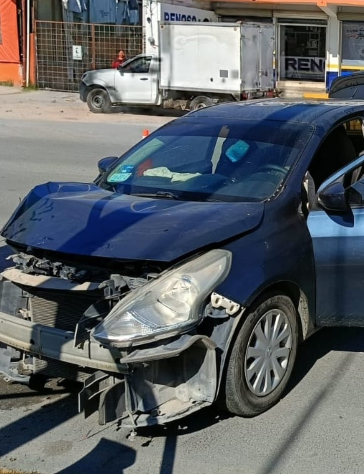 Vehículo colisiona con una camioneta de valores en Gómez Palacio 
