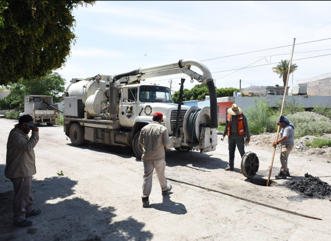 Fallas en redes de drenaje acaparan el 80% de quejas ante el Simas Torreón