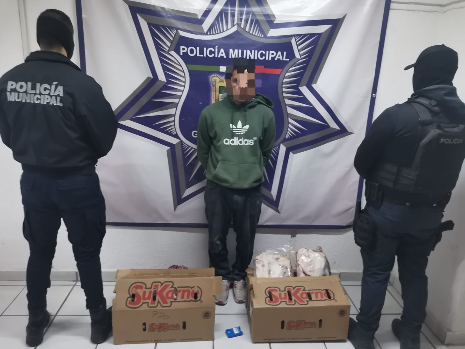 Aseguran mochila con narcóticos en la colonia Miravalle de Gómez Palacio.