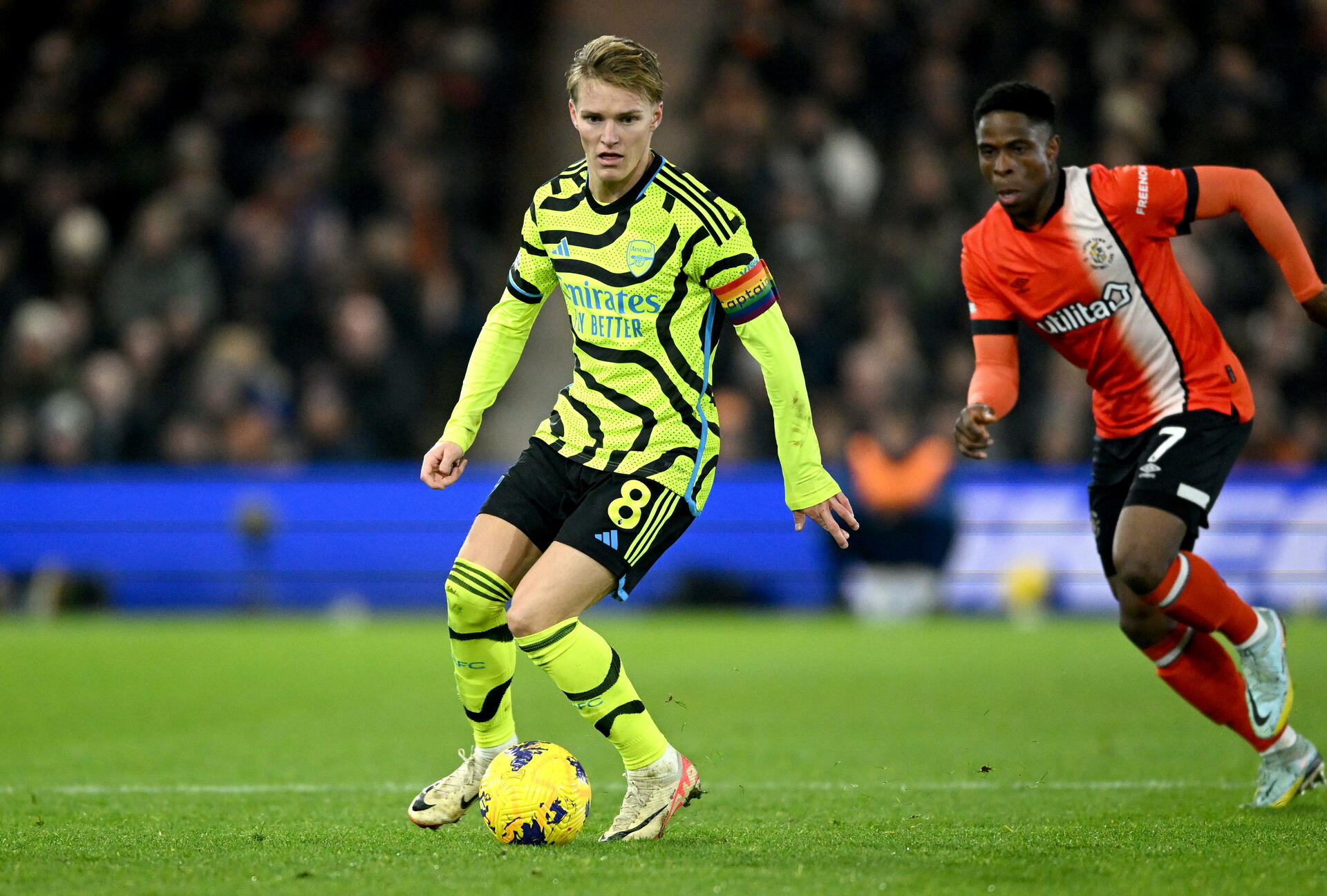Declan Rice culminó la remontada del Arsenal ante el Luton Town 