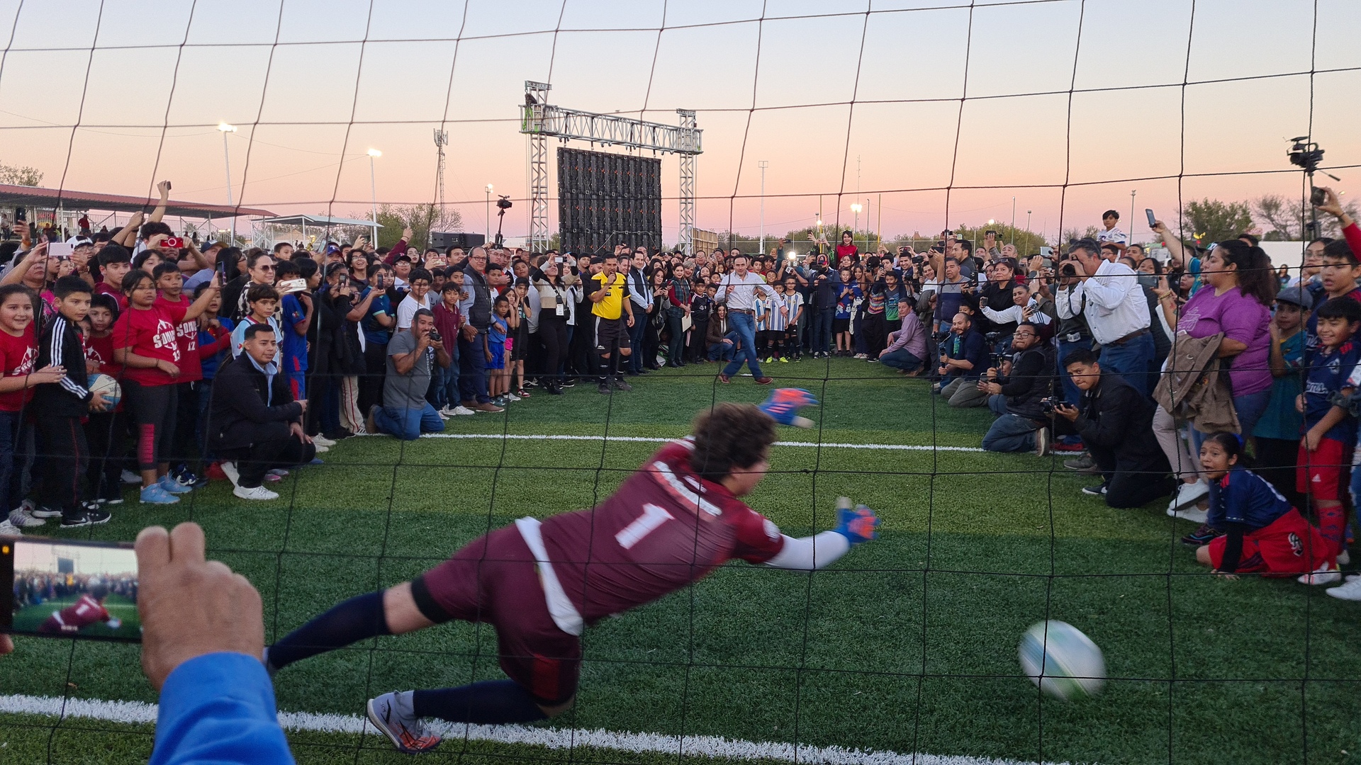 Anuncia Manolo Jiménez super becas para deportistas de Coahuila en Piedras Negras