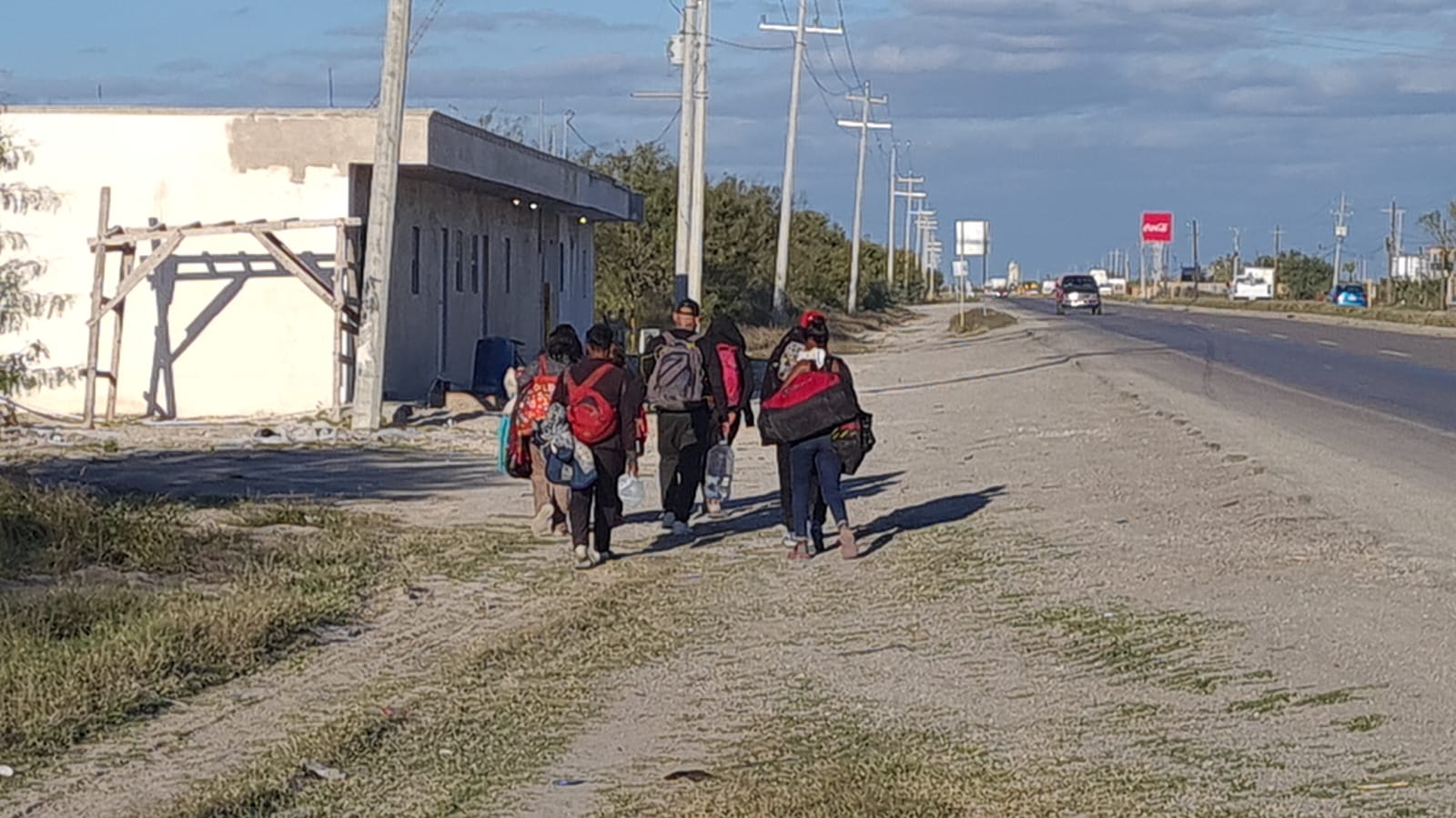 Arriban familias venezolanas a Piedras Negras tras salir en tren de Torreón. Noticias en tiempo real