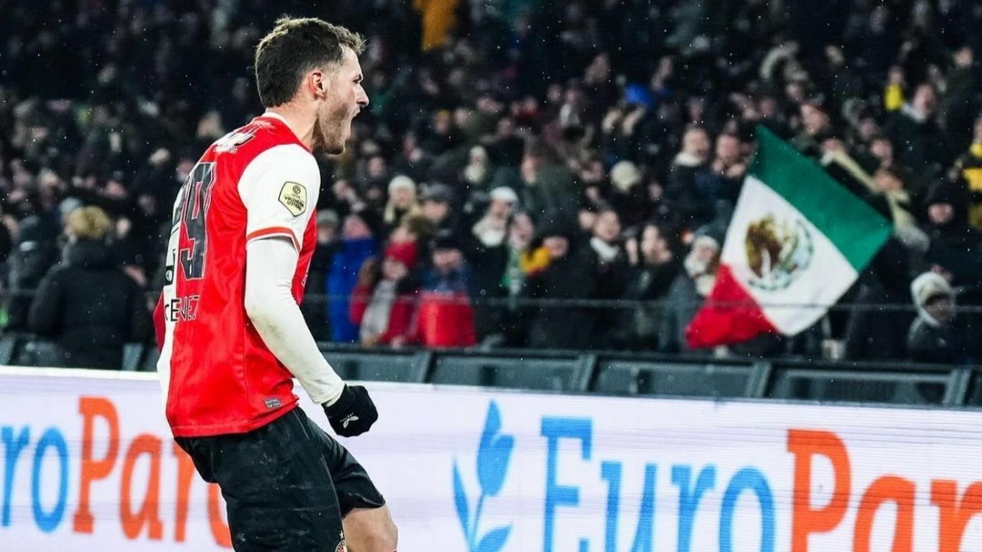 Santi Giménez supera a Luis Suárez como máximo anotador en la Eredivisie. Noticias en tiempo real