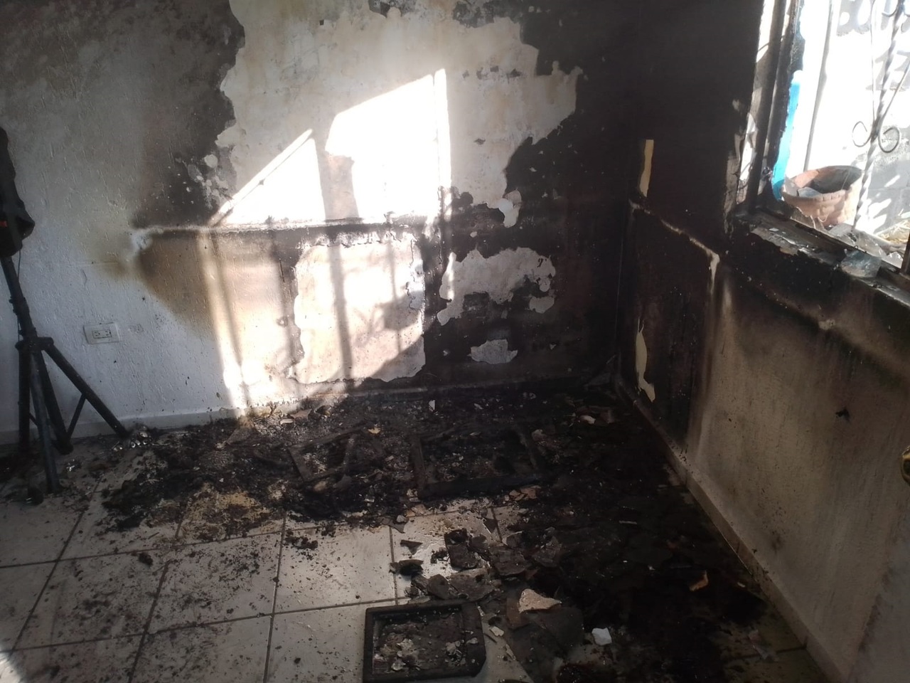 Inciensos encendidos ocasionan incendio
