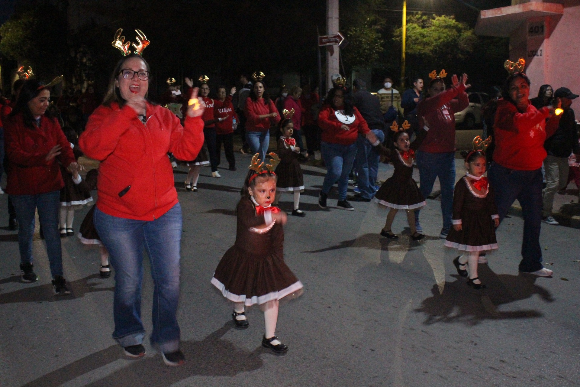 Gozan desfile navideño en Lerdo. Noticias en tiempo real