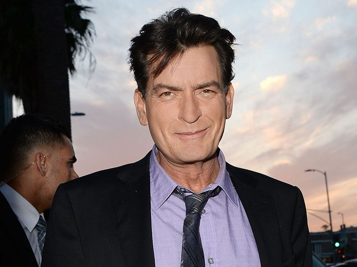Vecina habría agredido al actor Charlie Sheen; ¿qué pasó?. Noticias en tiempo real