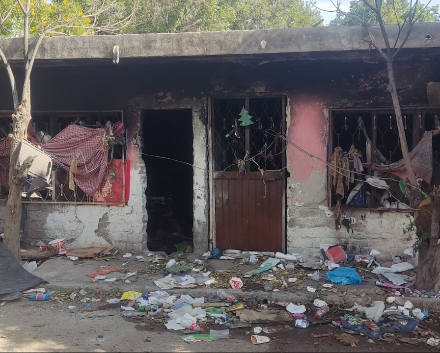 Se incendia domicilio de hombre que acumula basura en colonia Nuevo Refugio de Gómez Palacio. Noticias en tiempo real