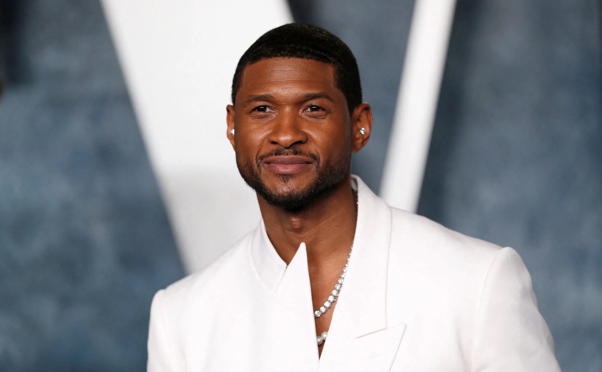 Aumenta la emoción por Usher y el medio tiempo en el Super Bowl . Noticias en tiempo real