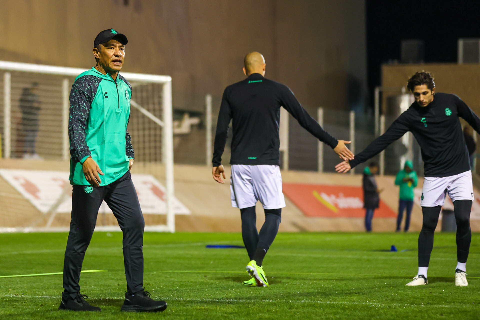 Ambriz dirige su primera práctica con Santos Laguna. Noticias en tiempo real