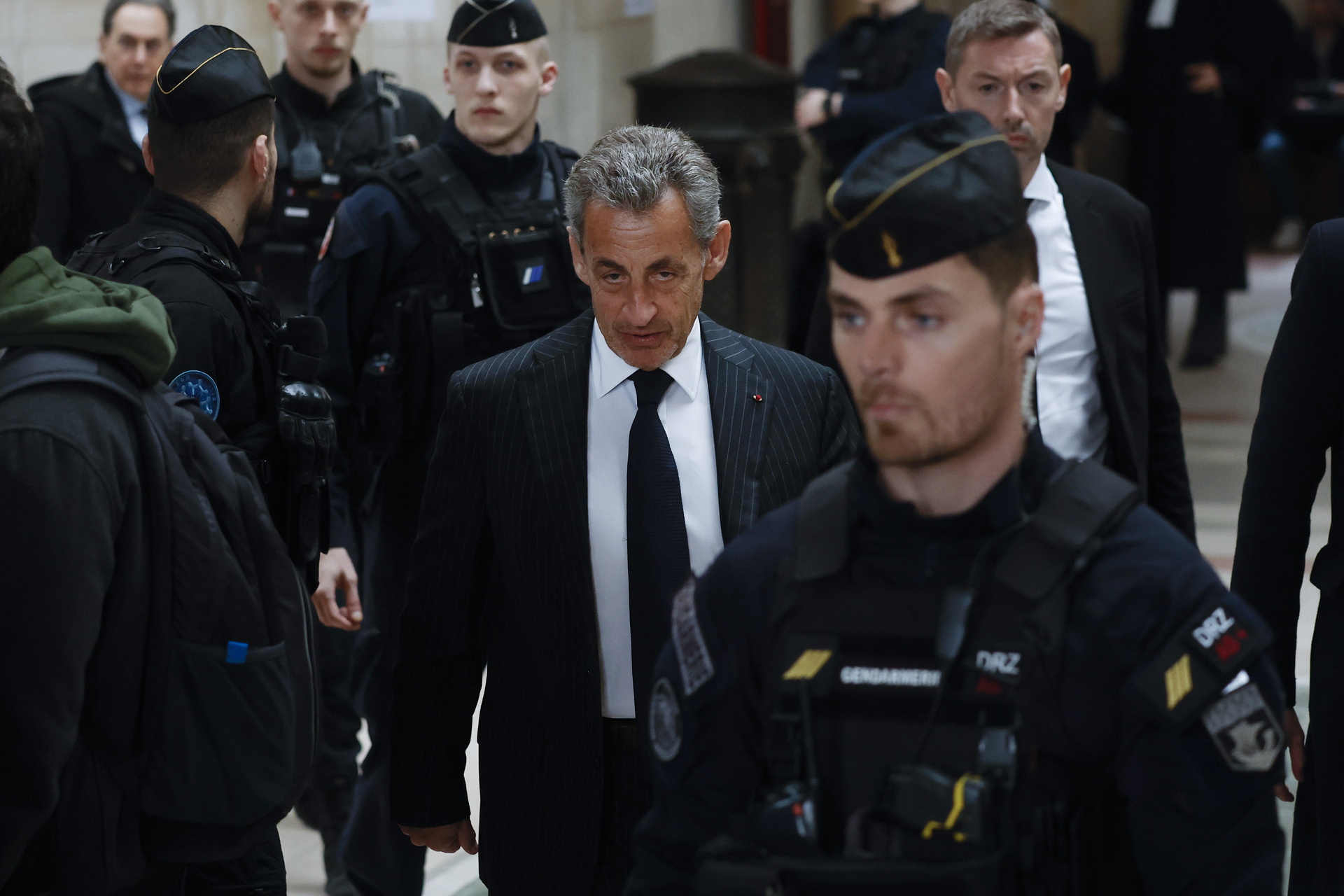 Dan cárcel a expresidente francés por financiamiento ilegal en 2012. Noticias en tiempo real