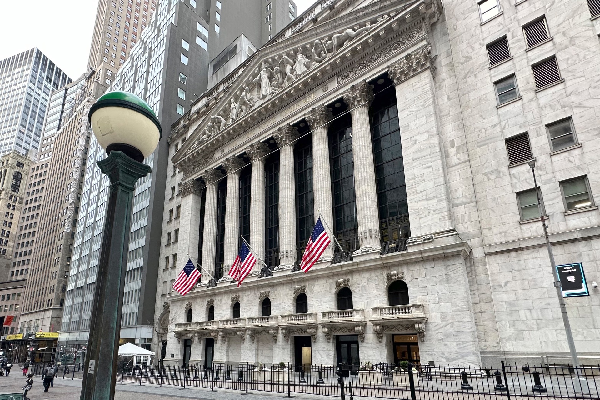 Wall Street abre en verde y el Dow Jones sube un 0,50 %. Noticias en tiempo real