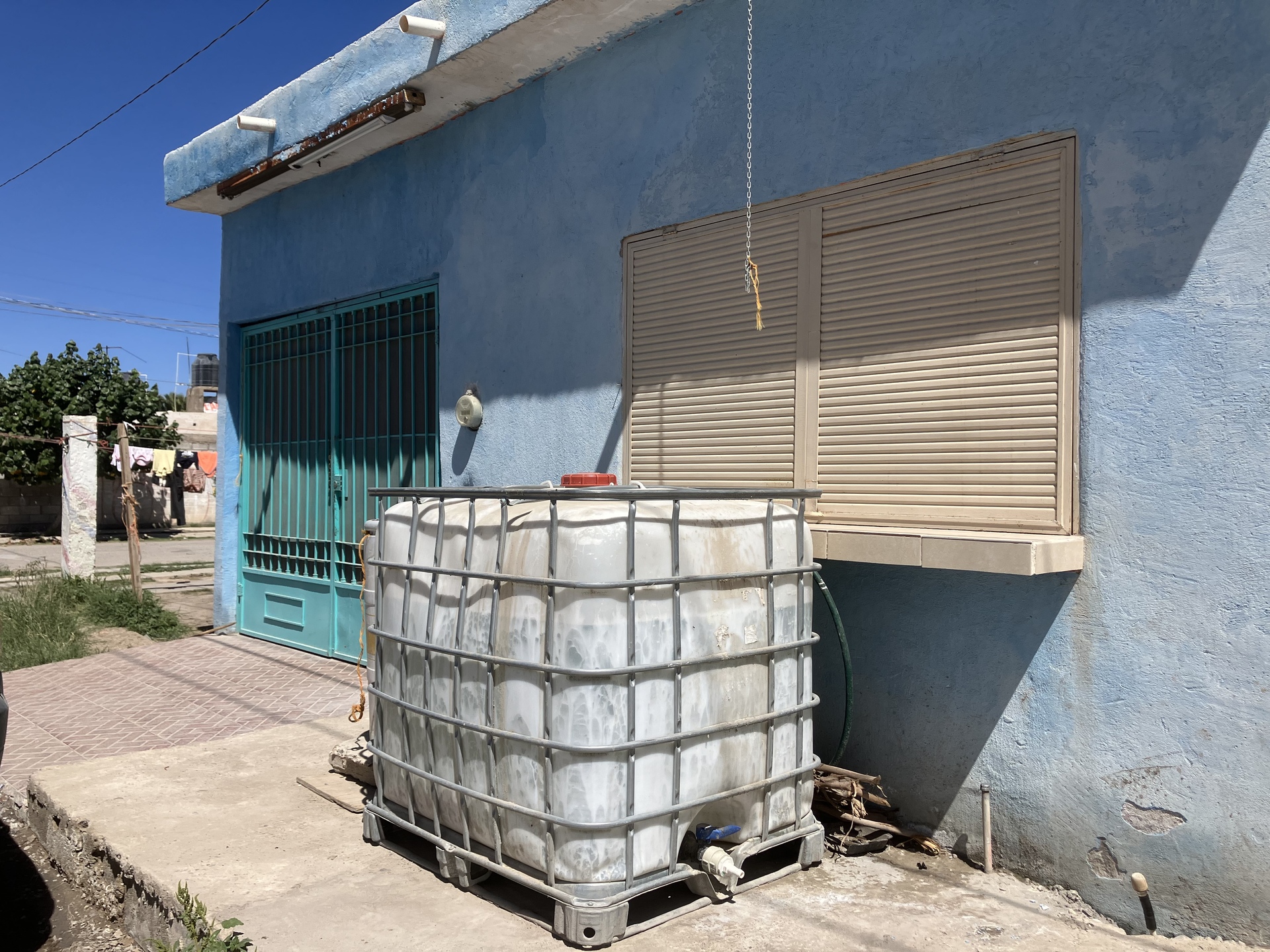 Vecinas de Santa Cecilia en Matamoros, con esperanzas de tener con agua con llegada de hospital. Noticias en tiempo real