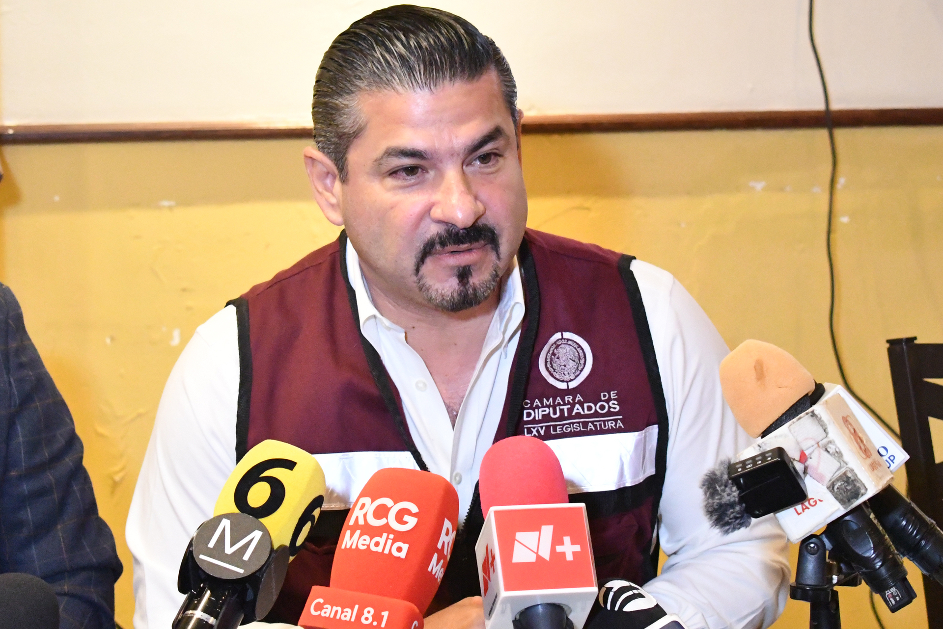 Shamir Fernández se reunió con el dirigente nacional de Morena para planificar estrategias de campaña. Noticias en tiempo real