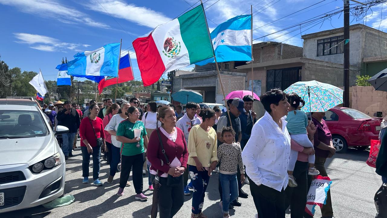 Viacrucis de la Casa del Migrante de Saltillo: un acto de denuncia y exigencia de justicia por la tragedia ocurrida en Ciudad Juárez. Noticias en tiempo real