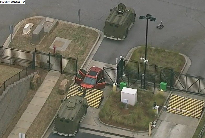 Conductor estrella vehículo contra sede del FBI en Atlanta. Noticias en tiempo real