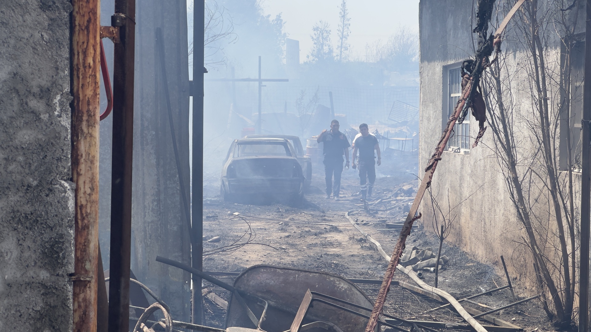 Incendio consume tres autos en Monclova. Noticias en tiempo real