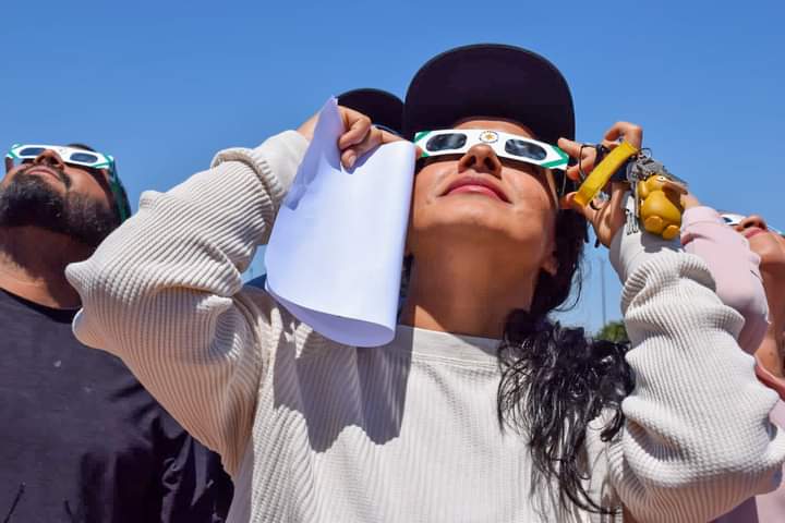 ¡A un día del Eclipse Total! Aquí las recomendaciones de los expertos para proteger tus ojos de la radiación solar . Noticias en tiempo real