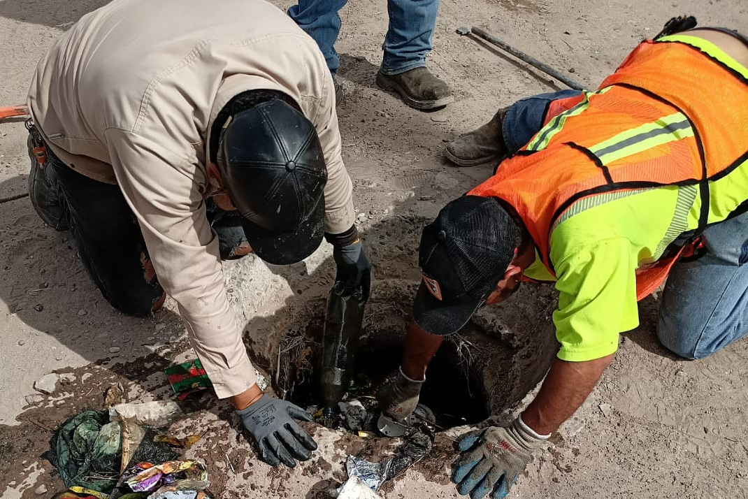 Siguen trabajos de desazolve de la red de drenaje en ejidos de San Pedro. Noticias en tiempo real