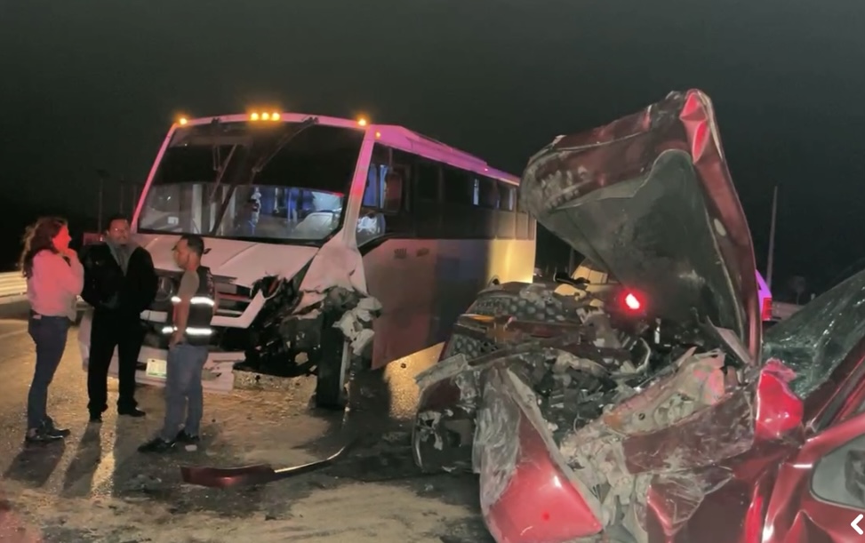 Ebrio conductor que transportaba chivas provoca accidente . Noticias en tiempo real