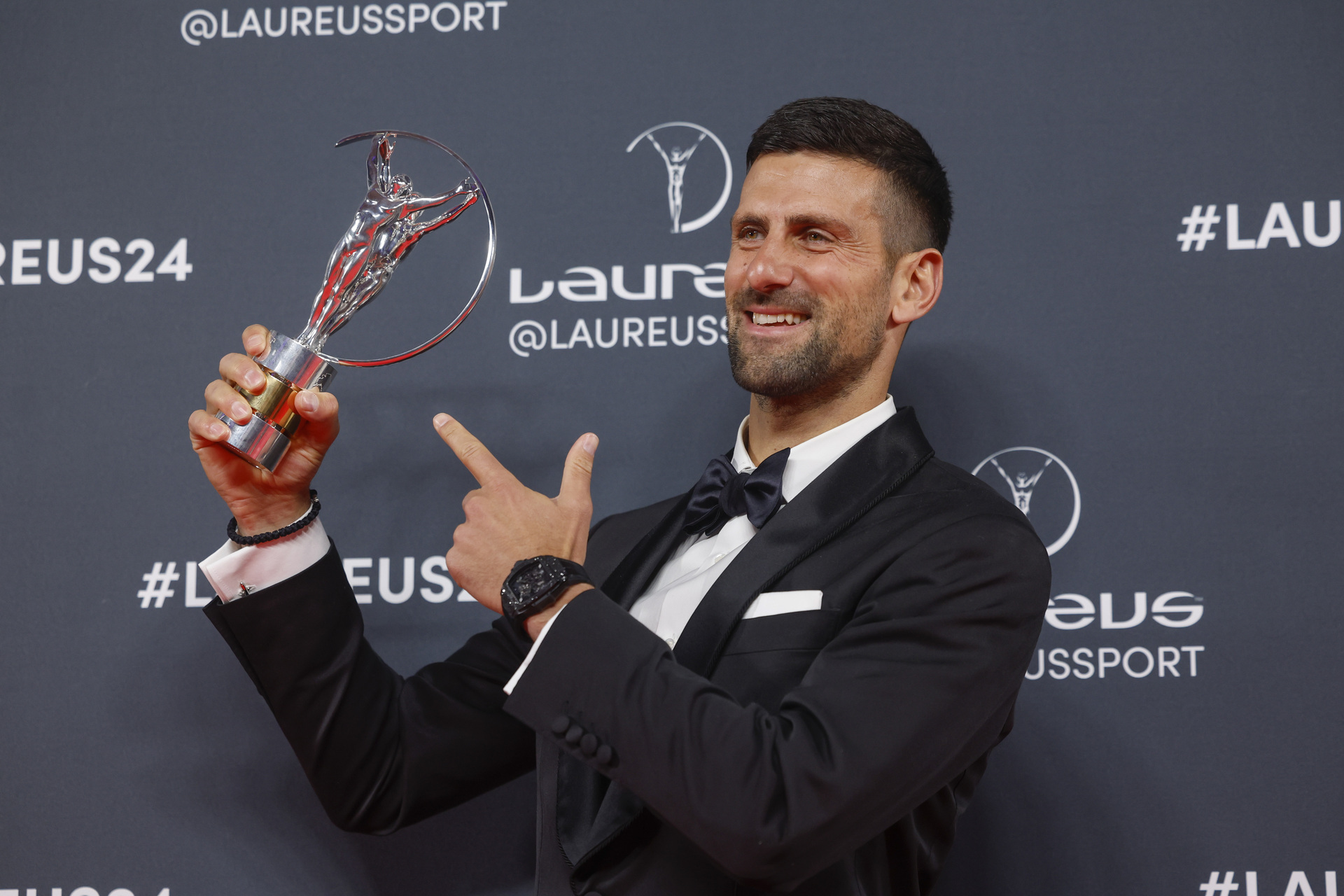Novak Djokovic supera a Messi y gana el premio al mejor deportista del año . Noticias en tiempo real