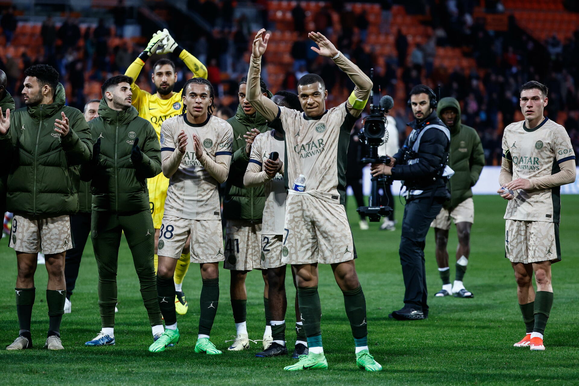 Kylian Mbappé hace doblete y provoca que el PSG acaricie el título . Noticias en tiempo real