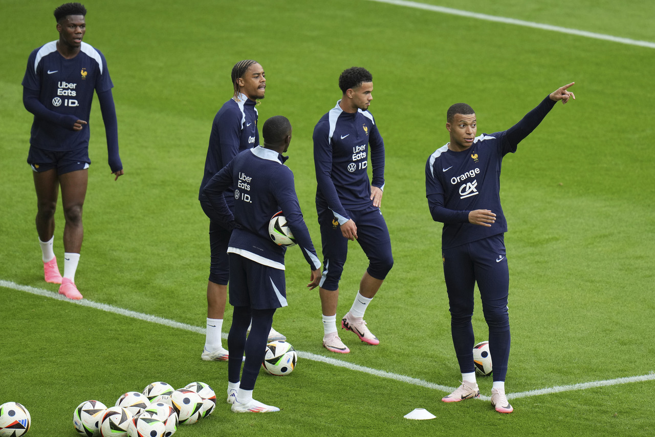 Mbappé, a escena. Noticias en tiempo real