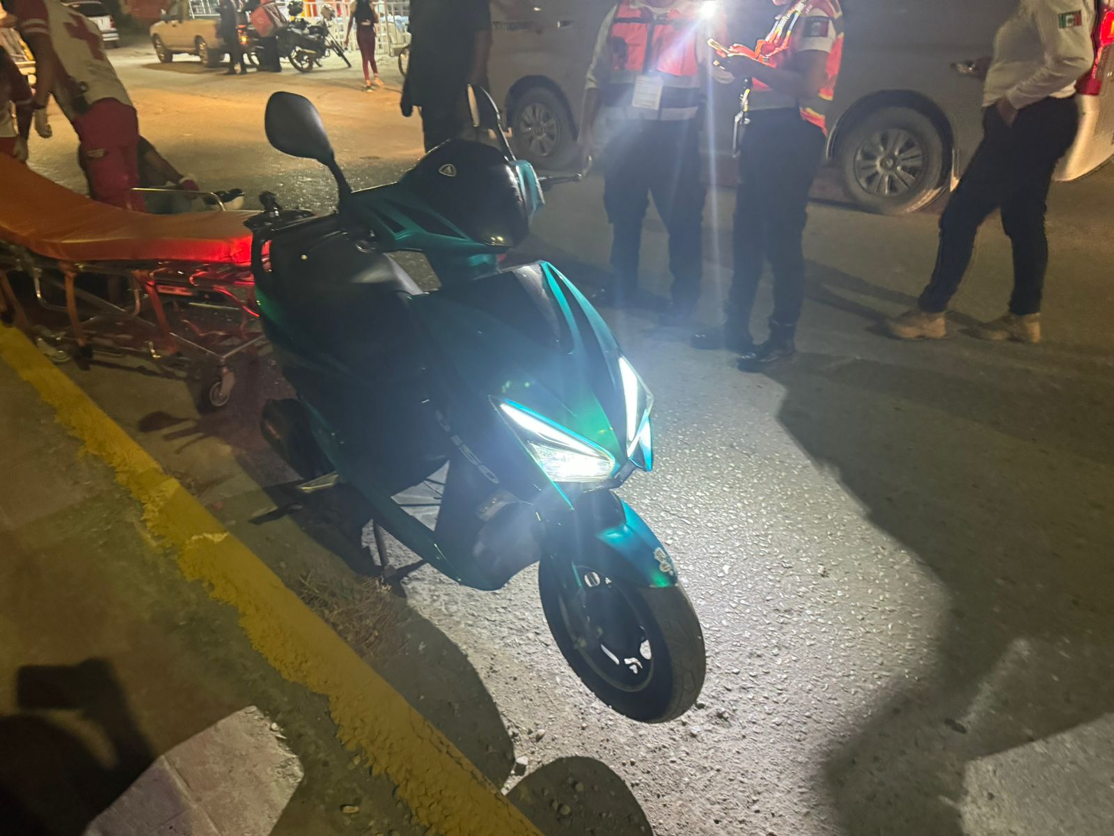 Se impactan scooter y moto en calles de la colonia José Luz Torres de Torreón. Noticias en tiempo real
