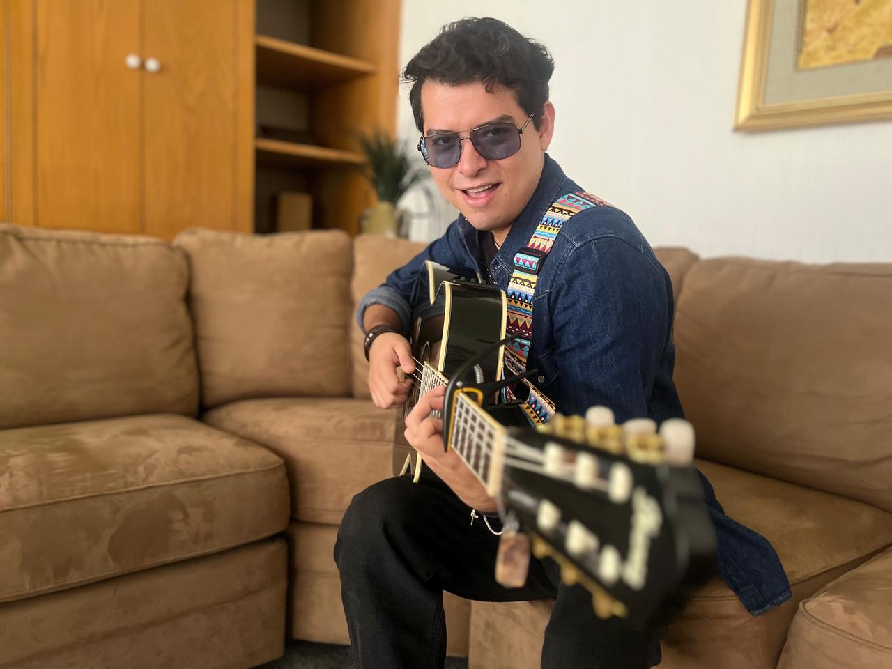 Lagunero Juanma lo da todo por la música. Noticias en tiempo real