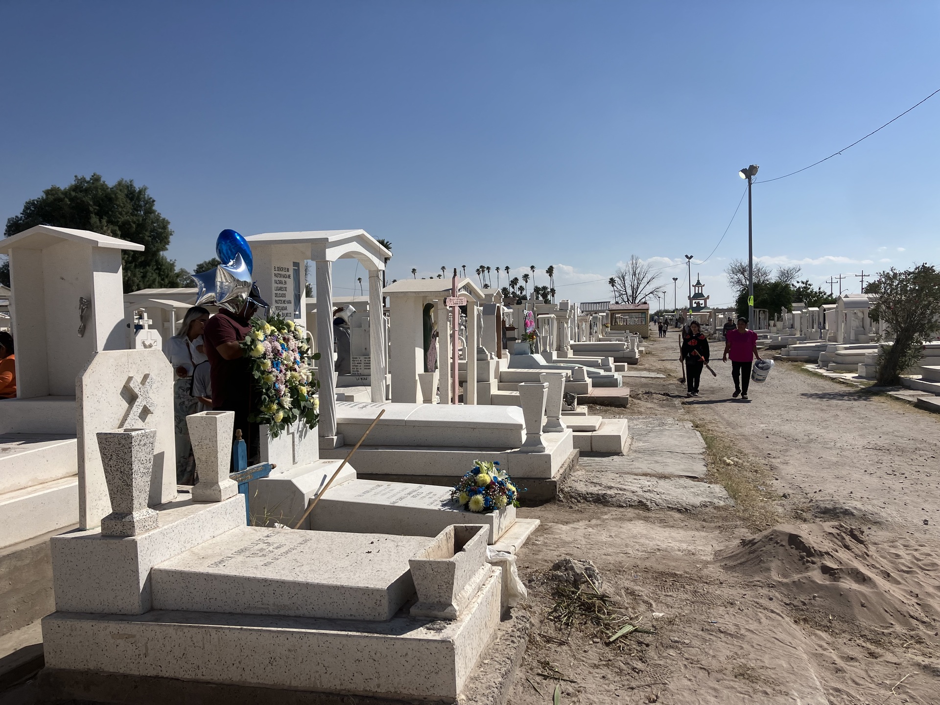 Baja asistencia registró panteón municipal de San Pedro en el Día de Todos los Santos. Noticias en tiempo real